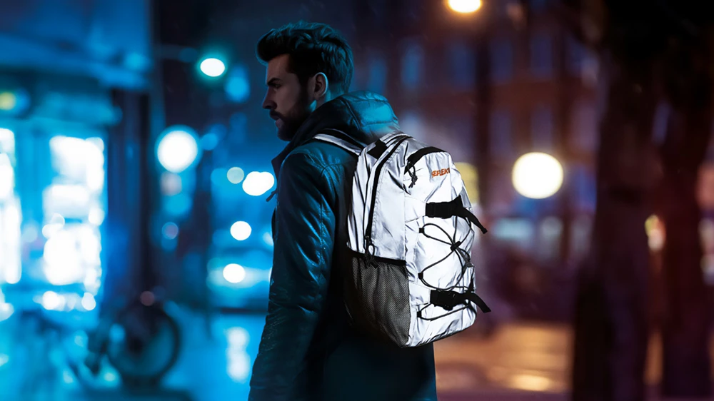 Design, Funzionalità e Sicurezza: Gli Innovativi Zaini Riflettenti Personalizzati