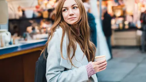 Bicchieri Take Away in Stile Americano: La Soluzione Eco-friendly per le Tue Bevande in Movimento