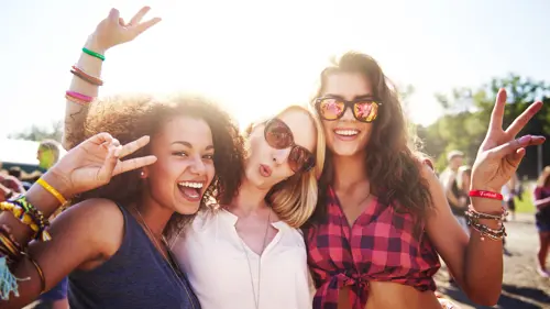 Gadget estivi sostenibili: braccialetti in RPET, il tocco di colore per i tuoi eventi